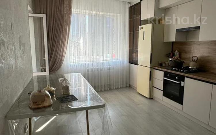 2-бөлмелі пәтер · 70 м² · 4/9 қабат, Алтын орда ш/а., бағасы: 35 млн ₸ в Актобе, мкр. Алтын орда — фото 2