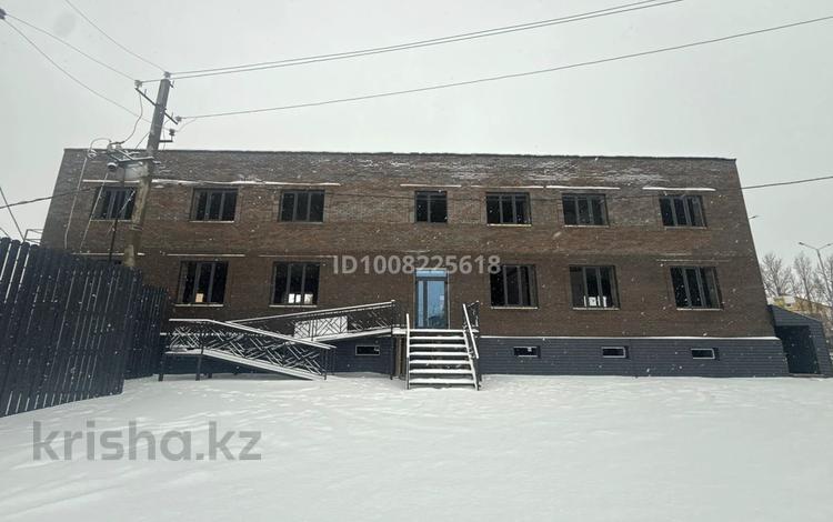 Еркін, кеңселер, дүкендер мен бутиктер, қоғамдық тамақтану орны, сұлулық салондары, монша, қонақ үй және демалыс орындары, фитнес және спорт, медорталықтар мен дәріханалар, білім орталықтары, ойын-сауық, конференц-залдар, кабинеттер және жұмыс орындары, студиялар · 583 м², бағасы: 2.5 млн ₸ в Уральске — фото 2