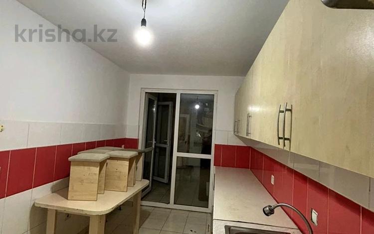 2-комнатная квартира · 64 м² · 3/9 этаж, мкр Аккент за 250 000 ₸ в Алматы, Алатауский р-н — фото 2