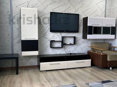 2-бөлмелі пәтер · 55 м² · 3/10 қабат, Валиханова, бағасы: 15 000 〒 в Семее