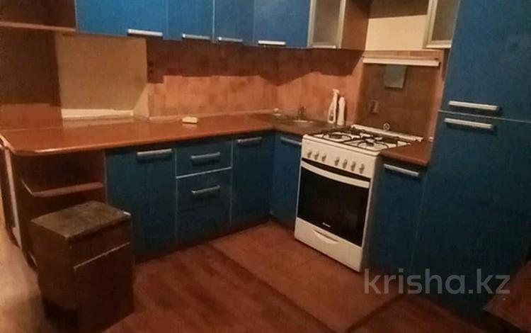 2-комнатная квартира, 65 м², 2/6 этаж помесячно, мкр Кокжиек за 200 000 〒 в Алматы, Жетысуский р-н — фото 2