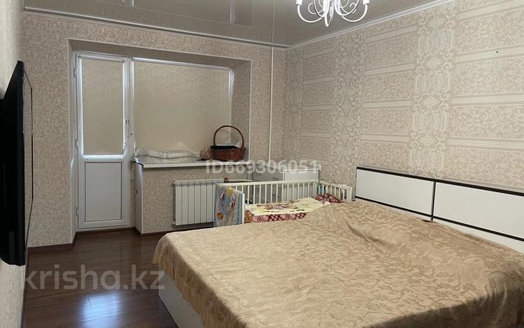 3-комнатная квартира, 60 м², 4/5 этаж, Бектурова 56/1 — Каирбаева за 20.5 млн 〒 в Павлодаре — фото 2