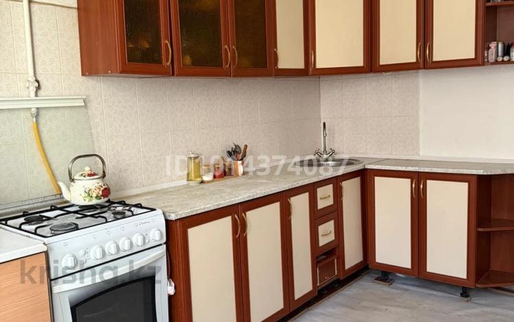 1-комнатная квартира · 40 м² · 1/5 этаж, мкр 8 64/1 за 11.3 млн ₸ в Актобе — фото 2