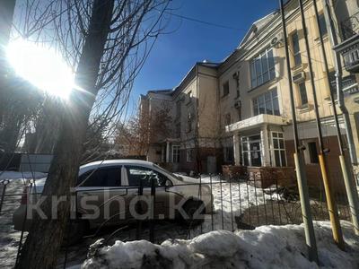 8-комнатная квартира · 192.6 м² · 3/3 этаж, Иманова 12 за 77 млн ₸ в Астане, р-н Байконур