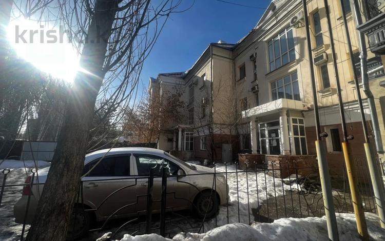 8-комнатная квартира · 192.6 м² · 3/3 этаж, Иманова 12 за 77 млн ₸ в Астане, р-н Байконур — фото 2
