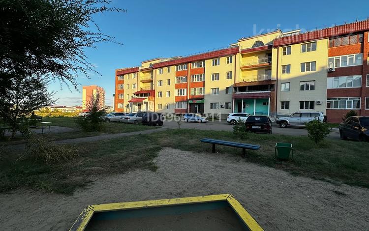 2-комнатная квартира · 61.2 м² · 4/4 этаж, Есенберлина 6/1 за 25 млн 〒 в Усть-Каменогорске, Ульбинский — фото 2