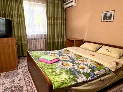 1-комнатная квартира · 55 м² · 2/3 этаж, Аскарова 7 — Шымкент плаза и парк Мир фантазий за 7 000 〒 в Абайский р-н