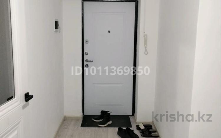 2-бөлмелі пәтер · 70 м² · 4 қабат, Аскарова 16микр 17, бағасы: 100 000 ₸ в Таразе — фото 2