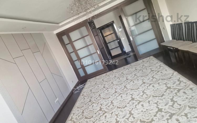 2-бөлмелі пәтер · 100 м² · 11/15 қабат, Жазылбека 20, бағасы: 350 000 ₸ в Алматы, Ауэзовский р-н — фото 2