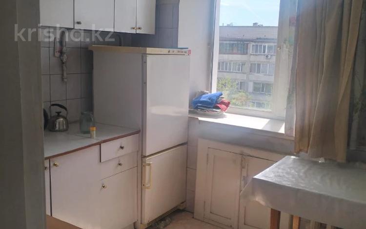 1-комнатная квартира · 30 м² · 5/5 этаж, АКАДЕМИКА ПАВЛОВА — ЦЕНТР за 13.6 млн ₸ в Семее — фото 3