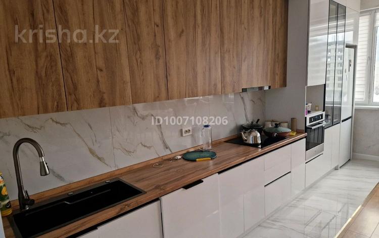 3-бөлмелі пәтер · 83 м² · 2/13 қабат, 17-й мкр 115, бағасы: 40 млн ₸ в Актау — фото 2