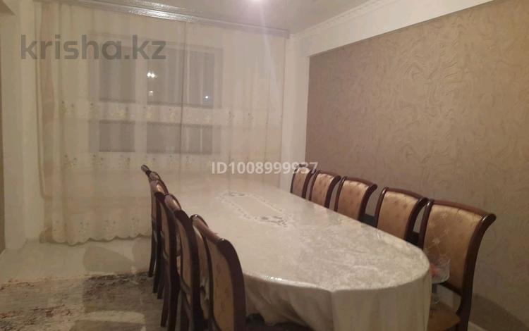 3-комнатная квартира · 64 м² · 4/5 этаж, 17 93 за 20 млн 〒 в Атырау, мкр Привокзальный-3 — фото 2