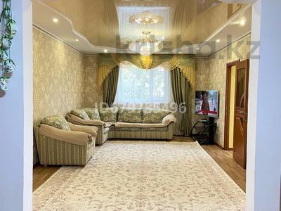 Отдельный дом • 6 комнат • 145 м² • 10 сот., Зачаганск, Кошкарбаев 18 за 42 млн 〒 в Уральске