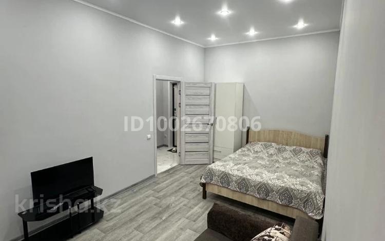 1-бөлмелі пәтер · 33 м² · 1/9 қабат, Шакшак Жанибек батыра 45Г, бағасы: 12 000 ₸ в Костанае — фото 2