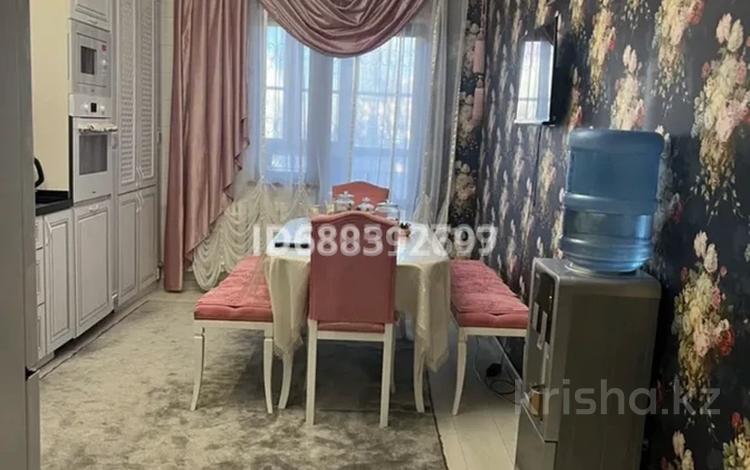 2-комнатная квартира · 100 м² · 2/4 этаж, Санкибай батыра 253 — Жк Зеленая Долина за 280 000 〒 в Актобе — фото 2