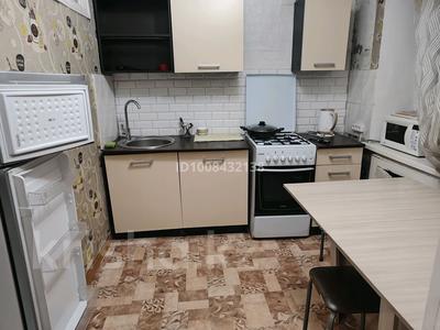 2-комнатная квартира · 44.7 м² · 3/5 этаж, Майкудук, Майкудук, 16й микрорайон 37 — Real супермаркет за 8.8 млн 〒 в Караганде, Алихана Бокейханова р-н