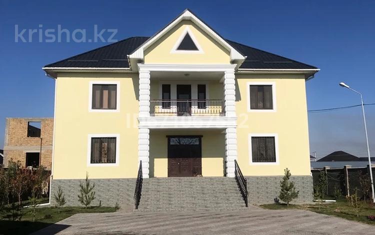 Отдельный дом • 8 комнат • 350 м² • 12 сот., Дулатова 55 за 135 млн 〒 в Таразе — фото 2