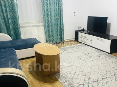 2-комнатная квартира, 53 м², 2/3 этаж посуточно, мкр Нурсая, Абулхаир Хана 17 А — Аэропорт за 10 000 〒 в Атырау, мкр Нурсая