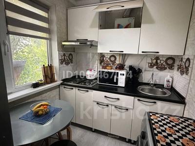 3-комнатная квартира · 59 м² · 4/5 этаж, 8-й микрорайон, 8-й микрорайон 32 за 25.5 млн ₸ в Шымкенте, Туран р-н