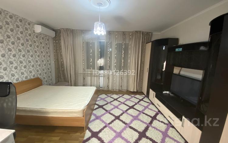 1-комнатная квартира · 45 м² · 4/9 этаж, мкр Самал-2 74 за 280 000 ₸ в Алматы, Медеуский р-н — фото 8