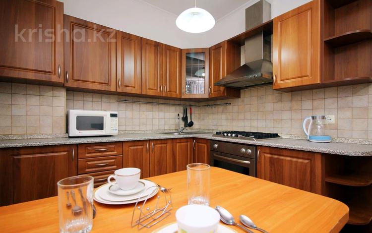 2-комнатная квартира · 70 м² · 3/8 этаж, мкр Самал, проспект Достык 40 — ТЦ Магнум за 23 000 ₸ в Алматы, Медеуский р-н — фото 2