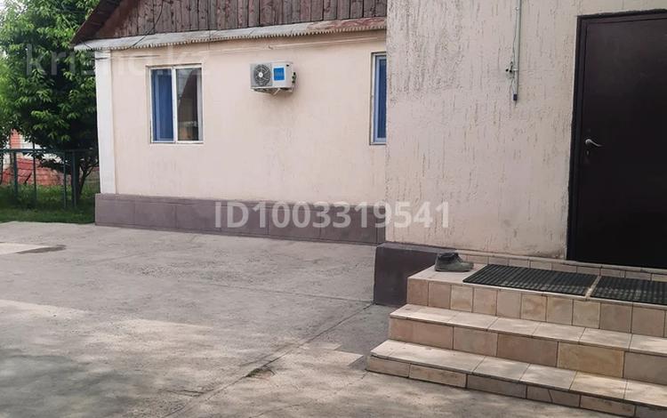 Отдельный дом · 7 комнат · 1100 м² · 10 сот., Асан қайғы жырау 29 а — Катаева за 50 млн 〒 в Кенена Азербаева (Покровка) — фото 2