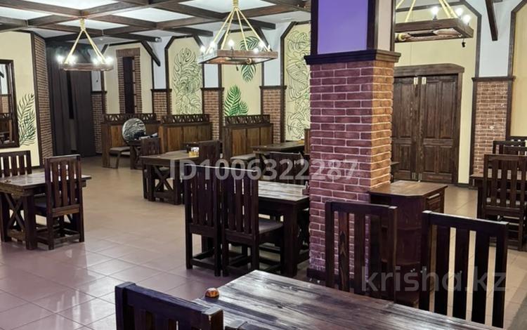 Свободное назначение, офисы, магазины и бутики, склады, общепит, образование, развлечения · 265 м² за 70.5 млн 〒 в Актобе, мкр. Алтын орда — фото 4