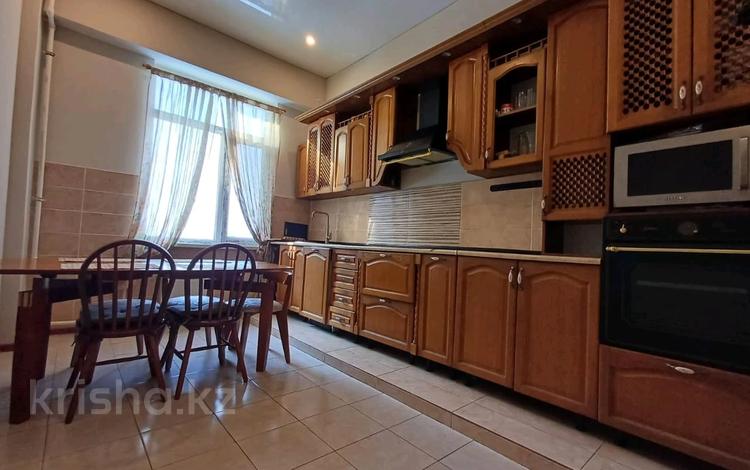 3-комнатная квартира · 172 м² · 4/16 этаж, мкр Самал-1 — Достык Плаза за 136 млн ₸ в Алматы, Медеуский р-н — фото 2