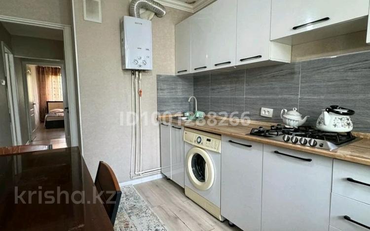 2-комнатная квартира · 150 м² · 3/5 этаж, 16 мкр 34 — Сзади кафе Рахат ай за 12 000 ₸ в Шымкенте, Енбекшинский р-н — фото 2