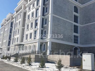 4-комнатная квартира, 212 м², 3/6 этаж, Акмешит за 140 млн 〒 в Астане, Есильский р-н