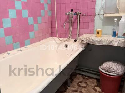 3-комнатная квартира · 47.1 м² · 5/5 этаж, 4 микрорайон 92 — Возле магазина «Одежда» за 9 млн ₸ в Темиртау
