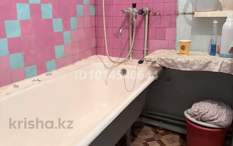 3-комнатная квартира · 47.1 м² · 5/5 этаж, 4 микрорайон 92 — Возле магазина «Одежда» за 9 млн ₸ в Темиртау — фото 2