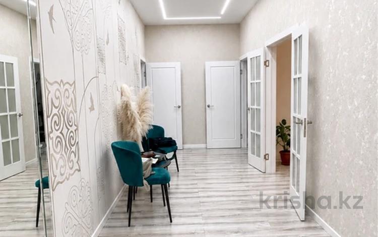3-комнатная квартира · 103 м² · 3/16 этаж, Ракымжан Кошкарбаев 54 — Кошкарбаева / Жумабаева за 69.5 млн ₸ в Астане, Сарайшык р-н — фото 54
