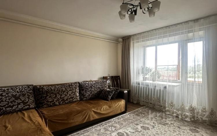 3-комнатная квартира · 75.3 м² · 2/2 этаж, Автодромная за 10 млн ₸ в Семее — фото 2