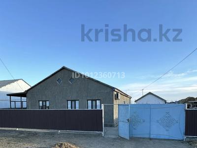 Отдельный дом · 4 комнаты · 120 м² · 130 сот., ул. Алгабас 5 за 18 млн ₸ в Атырау, мкр Авангард-2