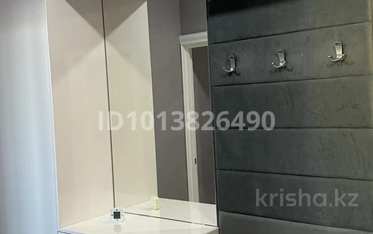 2-комнатная квартира · 70 м² · 3/17 этаж, мкр Юго-Восток, Бауыржана Момышулы — Трехлистник за 35 млн ₸ в Караганде, Казыбек би р-н — фото 2
