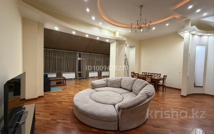 4-комнатная квартира · 450 м², Самал-3 27/2 за 2 млн ₸ в Алматы, Медеуский р-н — фото 2