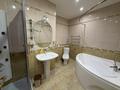 4-комнатная квартира · 450 м², Самал-3 27/2 за 2 млн ₸ в Алматы, Медеуский р-н — фото 7