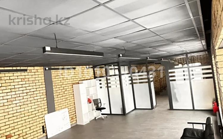 Кеңселер, қоймалар · 400 м², бағасы: 1.6 млн ₸ в Атырау, мкр Жеруйык — фото 2