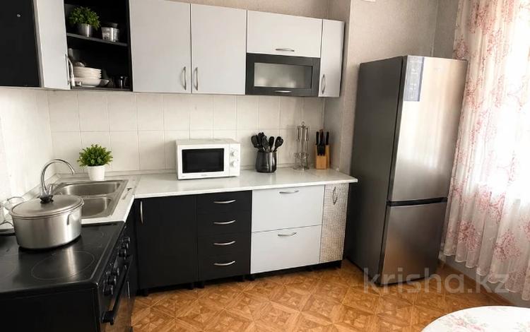 1-комнатная квартира · 47 м² · 11/12 этаж, мкр Достык, ул Назарбава 171 за 16 млн ₸ в Талдыкоргане — фото 2