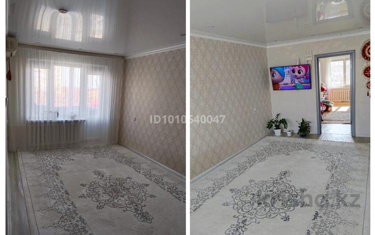 2-комнатная квартира · 45 м² · 5/5 этаж, мкр Строитель, Матросова 170 за 14 млн ₸ в Уральске — фото 2