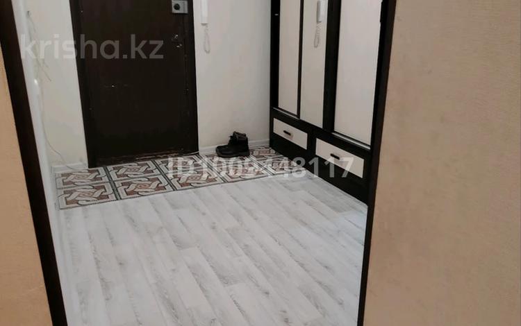 3-комнатная квартира · 70 м² · 3/5 этаж, мкр 4 12 за 25 млн ₸ в Уральске — фото 2