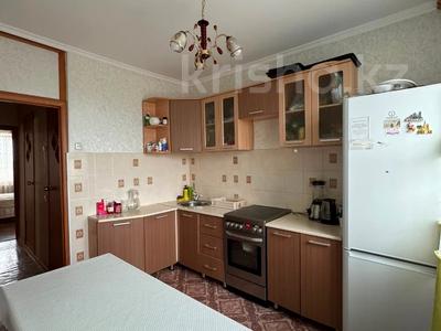 3-комнатная квартира · 65 м² · 9/10 этаж, Майкудук, мкр Голубые пруды за 22.8 млн ₸ в Караганде, Алихана Бокейханова р-н