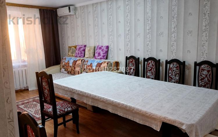 3-комнатная квартира · 63 м² · 9/9 этаж, мкр Строитель 27/1 — На за 23 млн ₸ в Уральске — фото 11