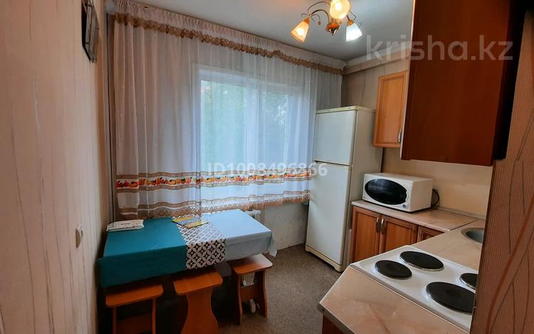 1-комнатная квартира · 34 м² · 2/5 этаж, Кабанбай Батыра — Рядом 19 школа за 150 000 ₸ в Усть-Каменогорске — фото 2
