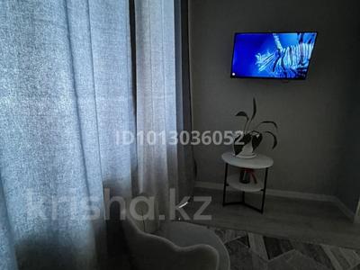 1-комнатная квартира · 40 м² · 9/10 этаж, Илияса Есенберлина 76 — Maxi Mall, Фрешмаркет, Жекпежек, Рыпакова, Бассейн, Тенисный центр за 15 000 ₸ в Усть-Каменогорске
