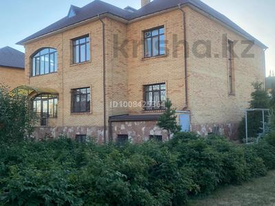 Отдельный дом · 9 комнат · 500 м² · 10 сот., мкр Городской Аэропорт 46 — Кабжанова за 230 млн 〒 в Караганде, Казыбек би р-н