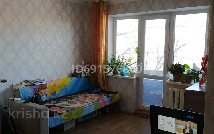 1-комнатная квартира, 32 м², 4/5 этаж, Валиханова 1 за 6.8 млн 〒 в Темиртау — фото 2