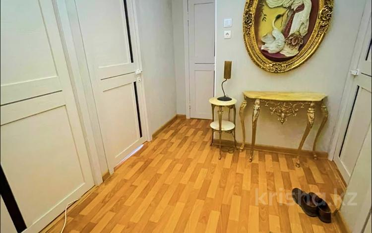 3-бөлмелі пәтер · 60 м² · 3/4 қабат, Сырым Датова 11, бағасы: 21 млн ₸ в Атырау — фото 2