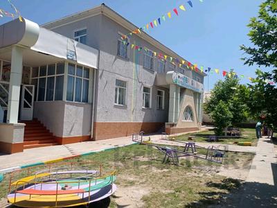 Свободное назначение, офисы, магазины и бутики, склады, общепит, салоны красоты, бани, гостиницы и зоны отдыха, медцентры и аптеки, образование, развлечения · 783 м² за 220 млн 〒 в Шымкенте, Туран р-н